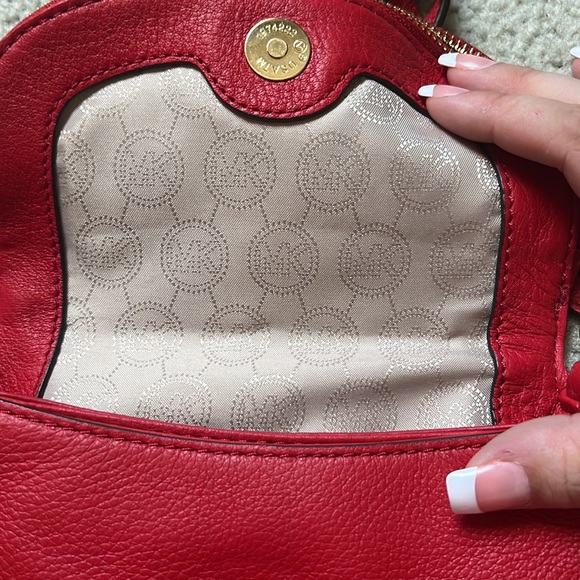 Michael Kors Crossbody - Picture 5 of 10